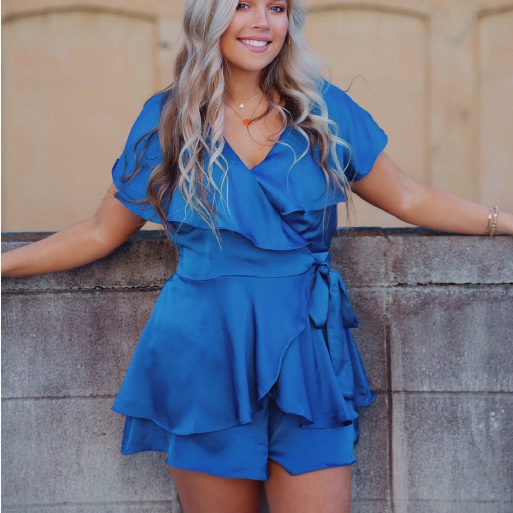 this same romper BUT IN WHITE!